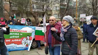 Първо в Lupa.bg: Стотици на протести заради отнетото бебе Катерина 