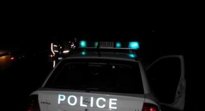 Шофьор блъсна полицай в Белица и избяга