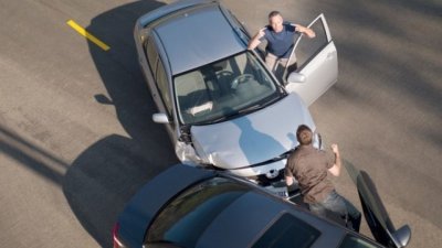 Агресия на пътя в Бургас завърши с ранен шофьор след