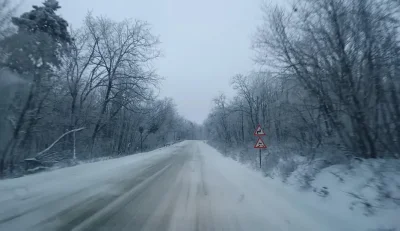По проходите започна да трупа сняг