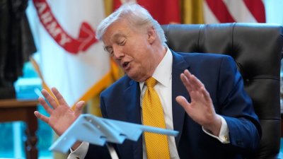 Тръмп обмисля да прекръсти Ормузкия проток на себе си