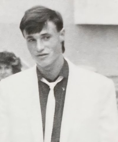 ХИТ ФОТО: Вижте Киро Брейка като абитуриент