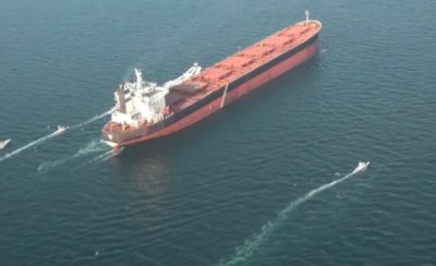 Гърция преговаря с Иран за блокираните си кораби