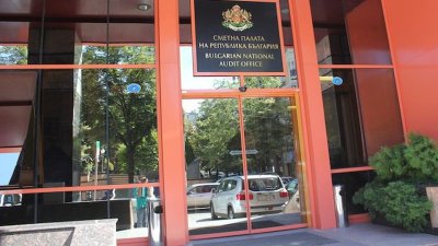 Бойко Борисов дарил на Радев 500 евро 