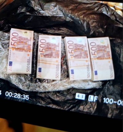 След акцията на ГДБОП: Откриха още 200 000 фалшиви евро в Пазарджик