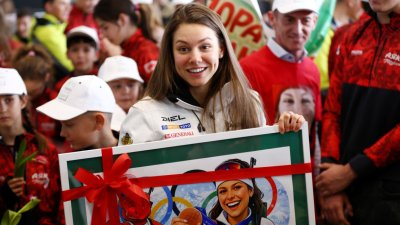 Гласувано: Троян дава премия на Лора Христова