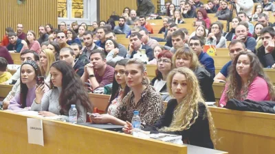 Висшето поскъпва поносимо