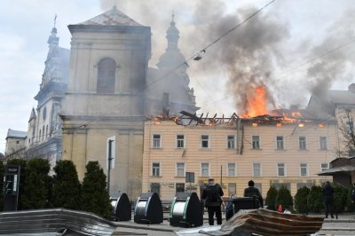 Жертви и ранени след руски удари в Западна Украйна