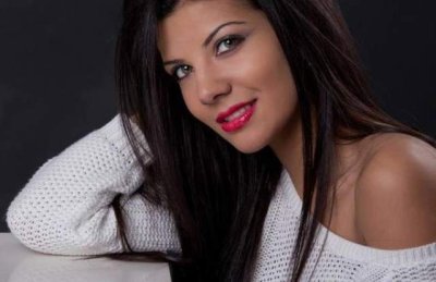 Само в Lupa.bg: Кандидат-депутатка набирала засукани момичета за араби