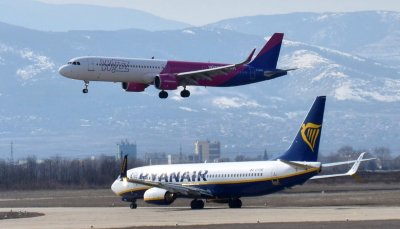 Авиокомпании от цял свят повишават цените на билетите