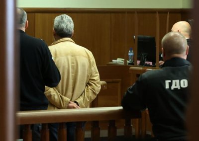 Оставиха в ареста петимата, задържани за разпространение на фалшиви пари