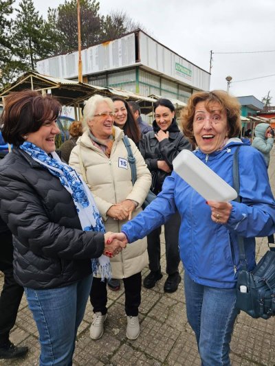 Цвета Караянчева налита на бахура (СНИМКИ)