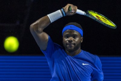 Франсис Тиафо посреща Алексей Попирин на 1/4-финал в Хюстън