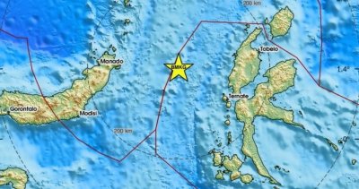 Над 120 вторични труса разтърсиха Индонезия след мощното земетресение от 7,4 по Рихтер