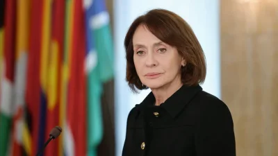 Надежда Нейнски: Войната калява