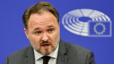 ЕС предупреди: Гответе се за продължителни смущения на енергийните пазари