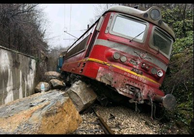 Какво се случва!? Два инцидента с влакове за два дни, колко са сигурни железниците?