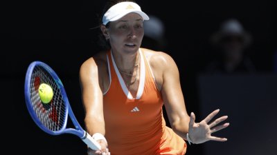 Шампионката Пегула продължава напред в Чарлстън