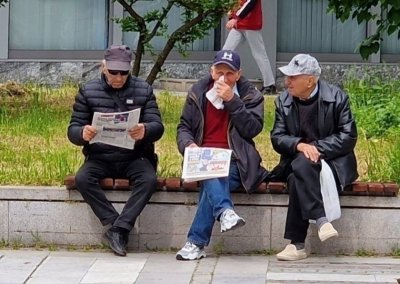 Живеем все по-дълго, но раждаме все по-малко