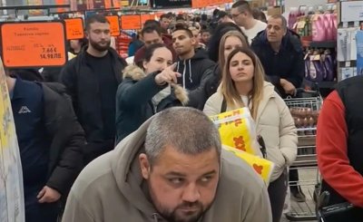 Война в &bdquo;Кауфланд&ldquo; в Пловдив, размина се без жертви