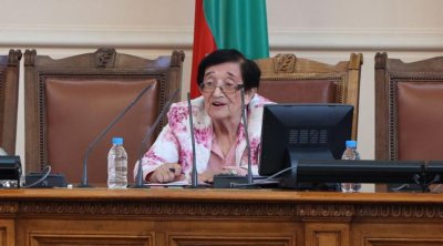 Мика Зайкова пред Lupa.bg: Гюров с 10-годишното споразумение с Украйна може да ни вкара във война 