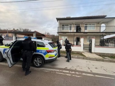 Спипаха 10 души за продаване на гласове във Варненско, намерени са и списъци