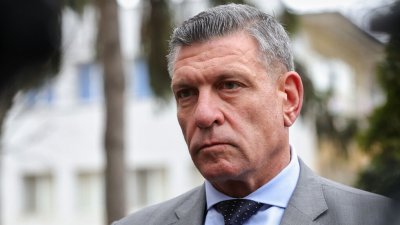 Главсекът на МВР се похвали: Иззехме над 60 000 евро, оръжия и списъци с имена в Плевенско