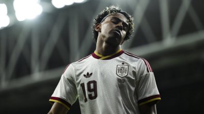 Ямал бесен на испански фенове: Невежи и расисти!