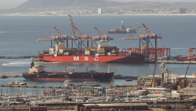 Иран вече събира такса от 1 долар на барел петрол в Ормузкия пролив