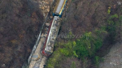 Пострадалите от дерайлиралия влак край Трявна са с охлузвания и синини