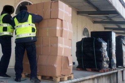 Митничари задържаха над 2 тона сексуални стимуланти при мост &bdquo;Нова Европа" (СНИМКИ)