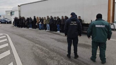 Задържаха 42-ма нелегални мигранти на &bdquo;Дунав мост 2&ldquo;