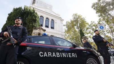 Италианската полиция арестува мафиотски бос пред очите на децата му