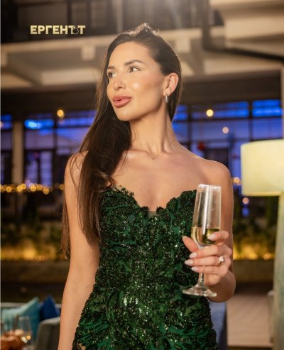 Бог да ни пази от такива депутатки! 