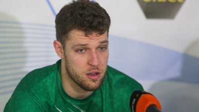 Везенков и компания се скриха от родните фенове