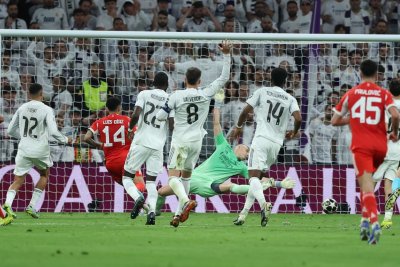 Епизод I: Байерн и Арсенал взеха своето далеч от дома