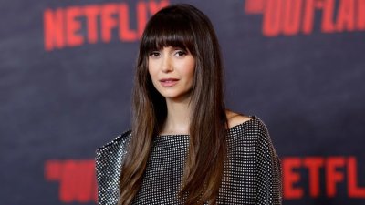 Нина Добрев шокира с опасни йога пози