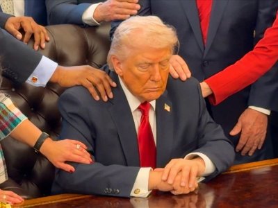 Тръмп е новият Иисус - дърт, тлъст и продажен педофил