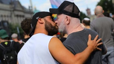 Въпреки Тръмп: Гей двойките процъфтяват в САЩ