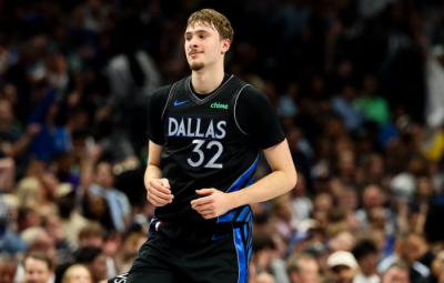 След 45 точки на Купър Флаг Далас подчини Лейкърс