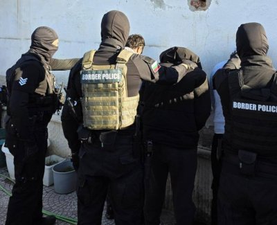 Разбиха канал за трафик на мигранти през България, шестима са задържани (СНИМКИ)