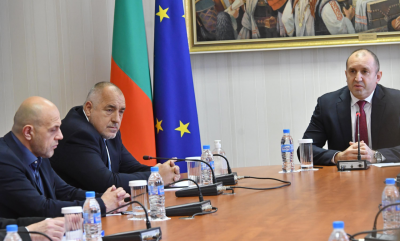 Ластикът между Радев и ГЕРБ се разтяга 