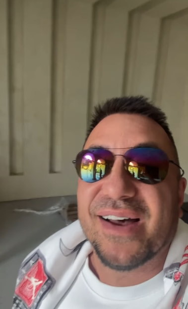 Константин хукна по участия с нова балада