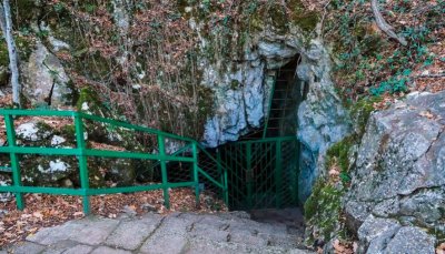 Битката за собствеността на пещерата "Съева дупка" навлиза в нова фаза