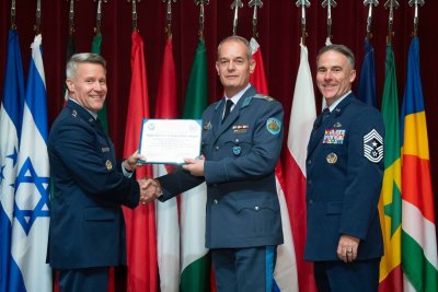 Командирът на ВВС получи отличие от щатската "Максуел" 