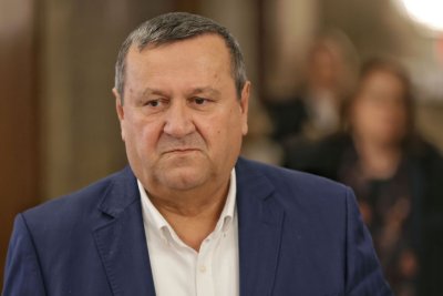 Пуснете работниците да гласуват на 19-и!