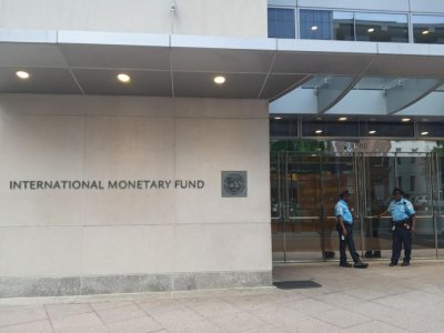 МВФ предупреждава: Расте рискът за глобалните доставки от Близкия изток