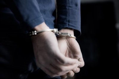 Задържаха общински съветници от Септември за купуване на гласове