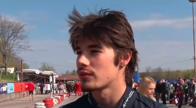 Никола Цонев радва фенове в Хасково на 12-часов картинг маратон