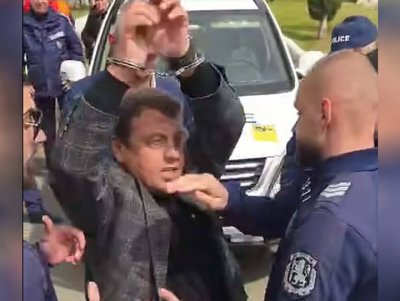 Хотелиерът Венелин Ташев бе изведен с белезници